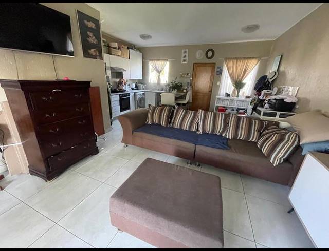 2 BEDROOM PROPERTY TO RENT IN GREENSTONE HILL